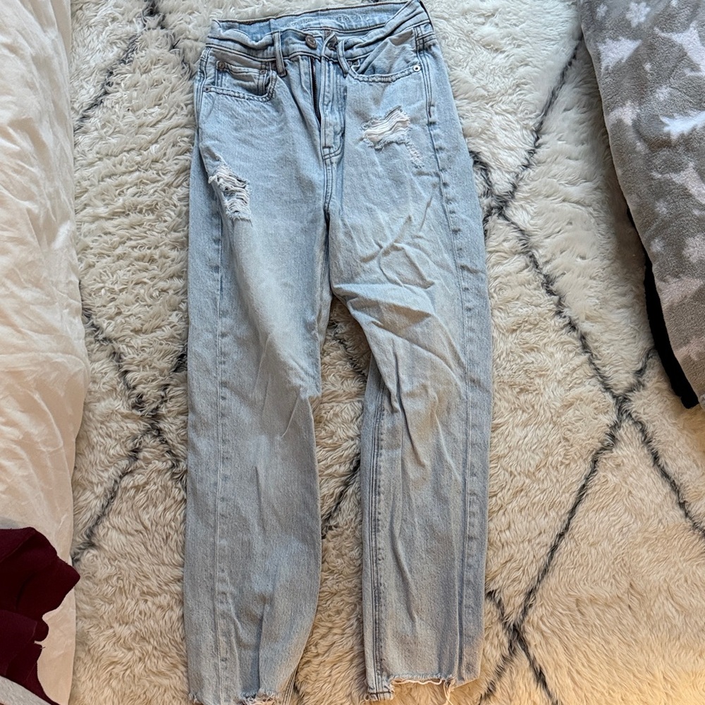 American Eagle Outfitters Light Blue Boyfriend Jeans